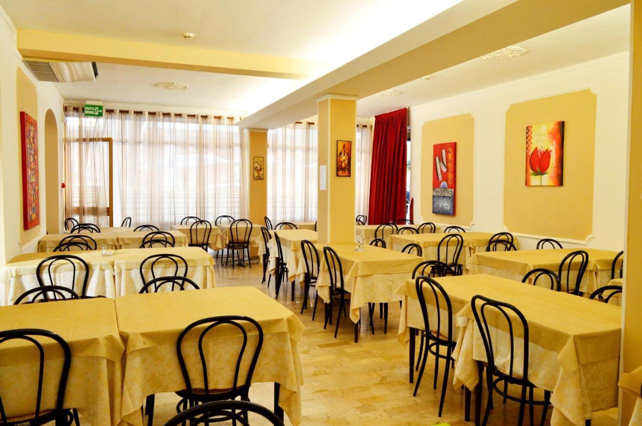 Hotel Cirene Rimini Eksteriør bilde