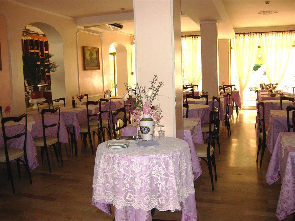 Hotel Cirene Rimini Eksteriør bilde